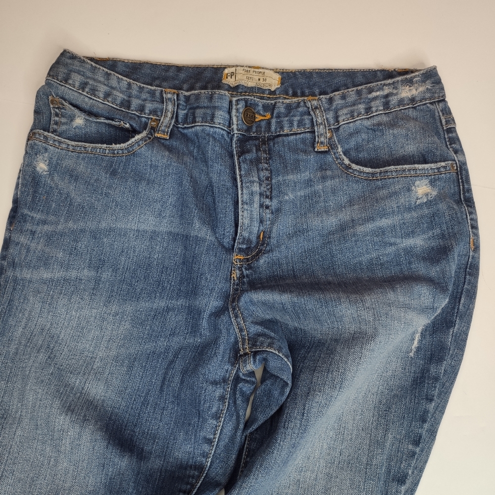 Free People Jeans Distressed with Holes Size 30 - Picture 1 of 8